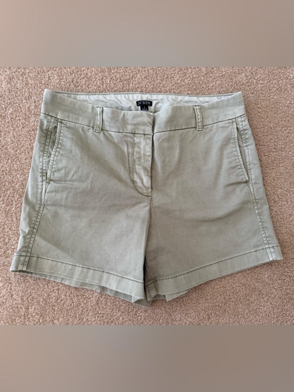 J Crew 4” chino olive shorts size 8 in very good condition